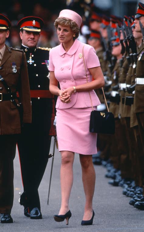 pink chanel suit jackie kennedy